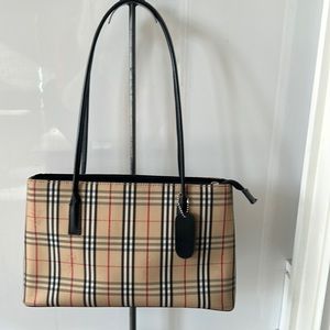 Beautiful vintage Burberry 🍀🍀🍀